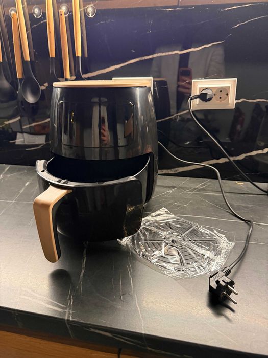 Friteuza fara ulei cu aer cald, functie de coacere, 3000W, 6L