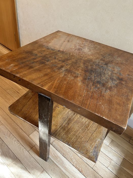 Дървена маса на две нива