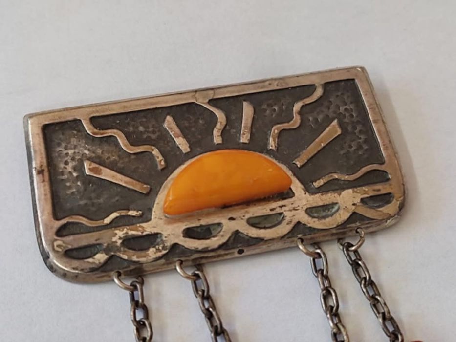 Стара руска Сребърна брошка с кехлибар