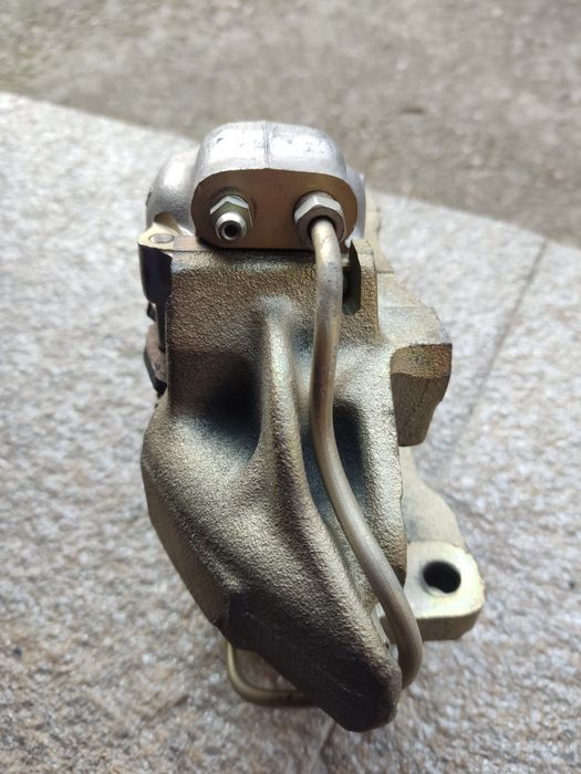 Десен преден спирачен апарат за Лада 2105