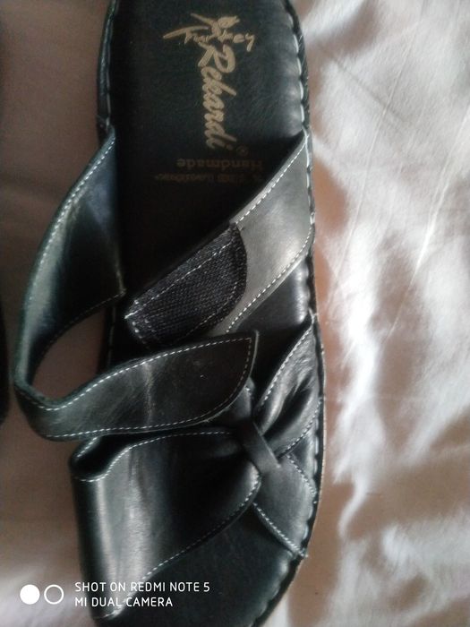 Продам обувь женскую размер 43