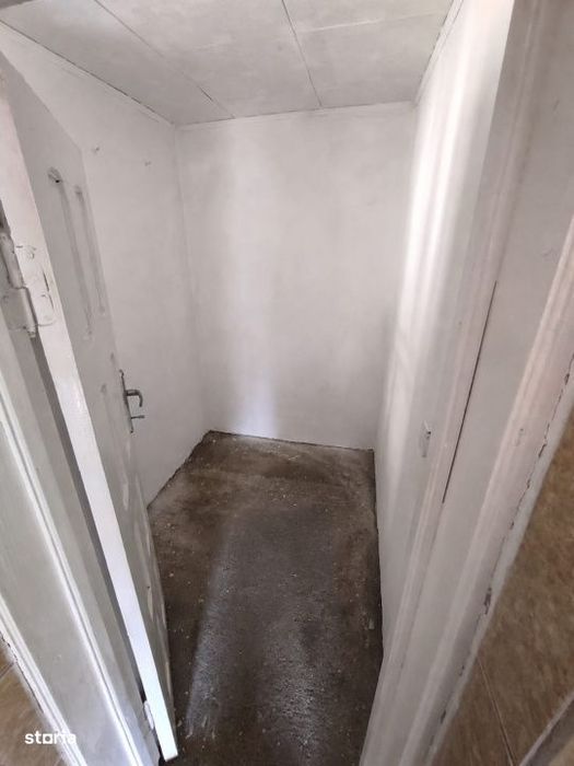 Spatiu comercial, 66 mp, zona Bariera Valcii