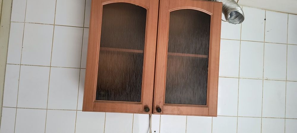 Продам шкафы навесные