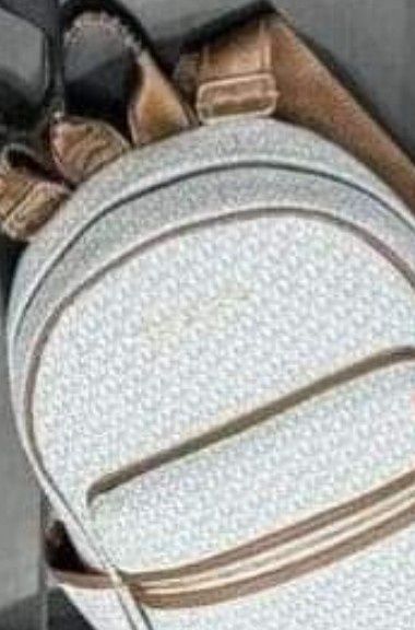 Rucsac MK,logo metalic auriu, saculet, etichetă