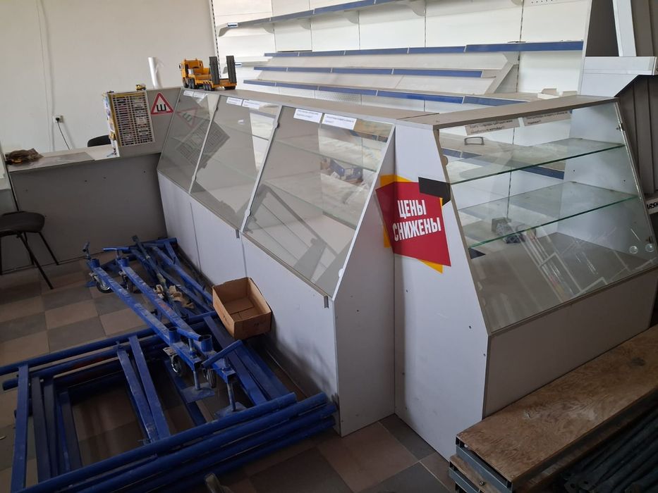 Продам ветрины разные