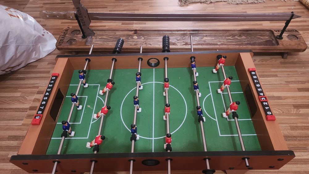 Suviner qilich va stol futboli