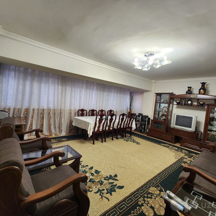 Продаётся 3/3/9 Ц-12 Шайхантахур 86 м² Кирпич С мебелью и техникой.