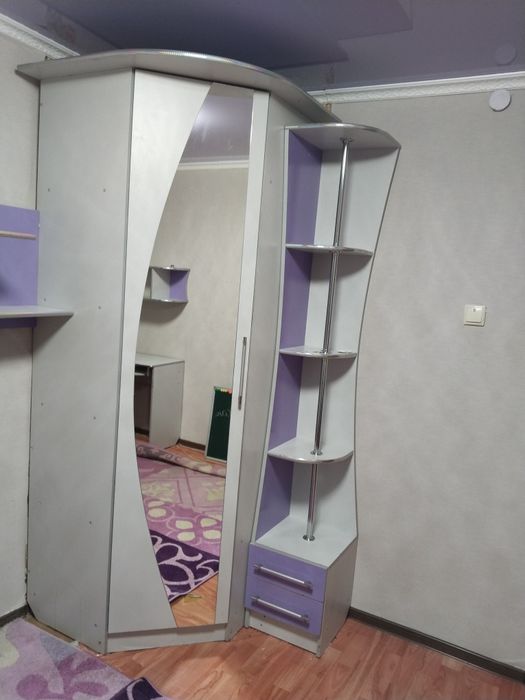 Продам угловой шкаф