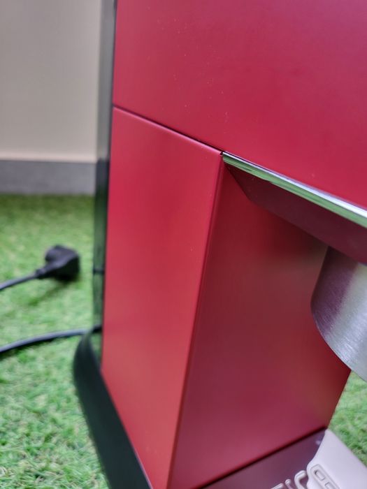 Кафемашина с ръкохватка Делонги DeLonghi Dedica EC685W Черна Червена