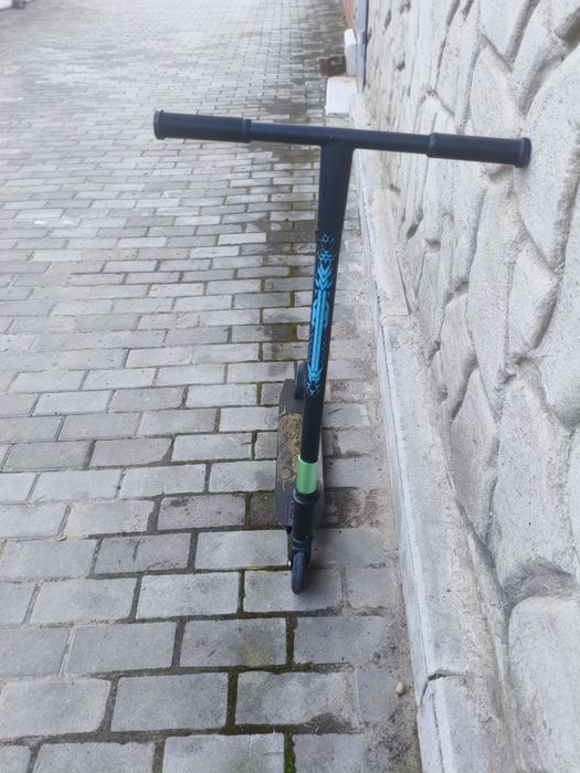 Самокат бу все целое