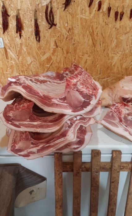 Свинина свежая  .