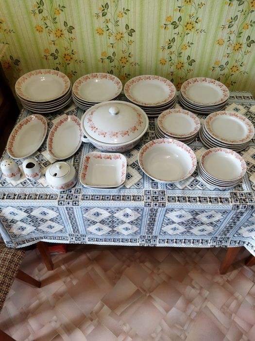 Продаю кухонный сервиз