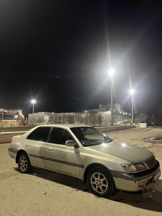 Продаю машину тайота карона