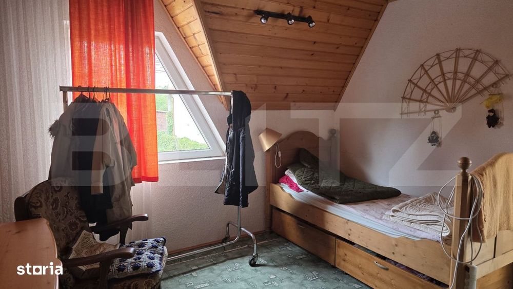Casa 5 camere , 300 mp;  Teren - 2000 mp . Viile Satu Mare