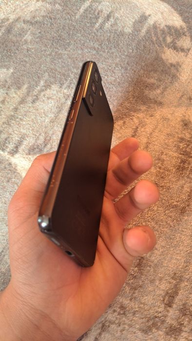 Vând s22 sau schimb cu iphone 13,13 pro