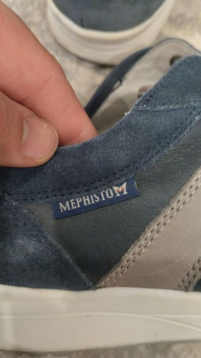 Продам кроссовки