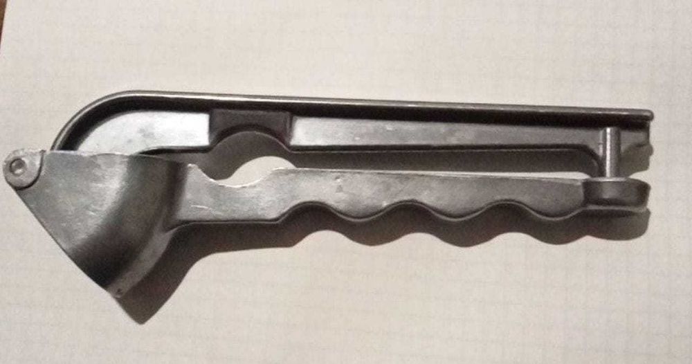 Чеснокодавку советскую продам