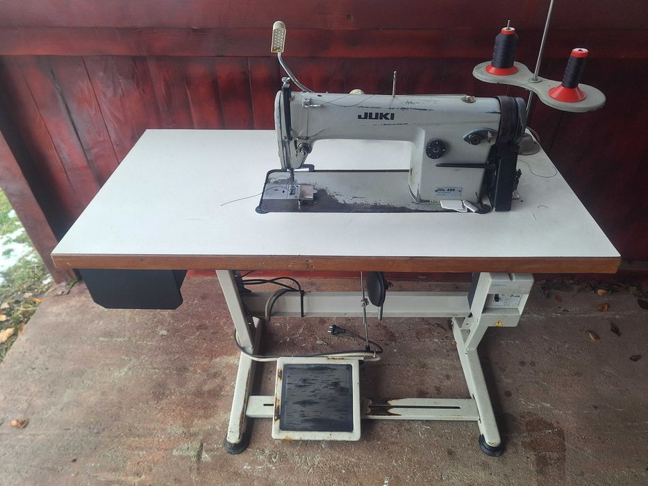 Masina de cusut JUKI DDL 888