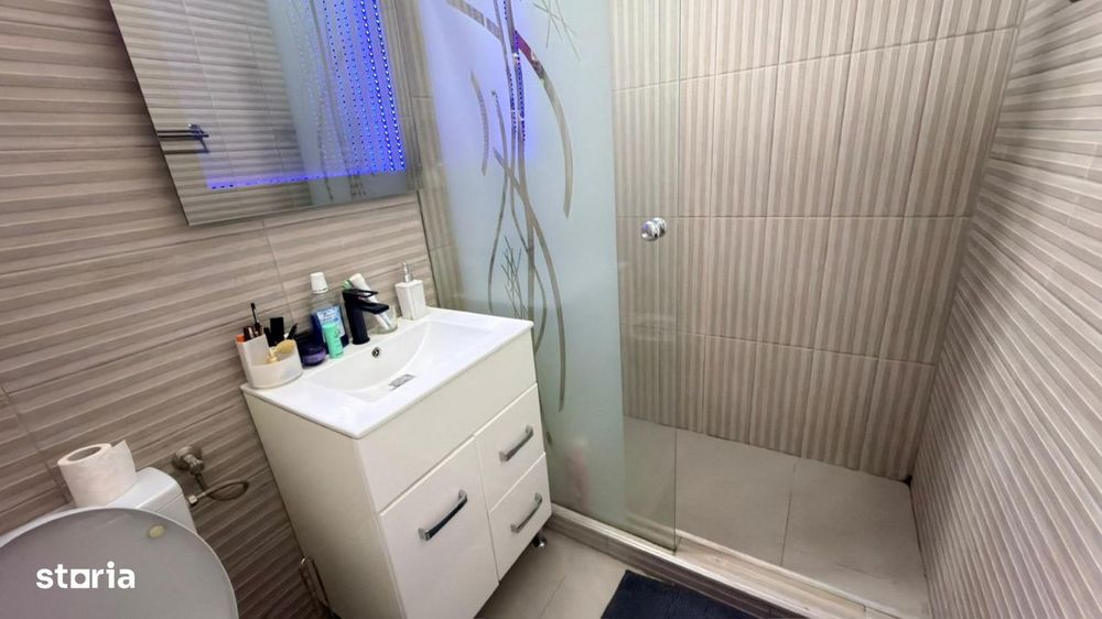 Vanzare Apartament 2 camere cu Balcon CUGIR Parcare Finisat Utilat Mob