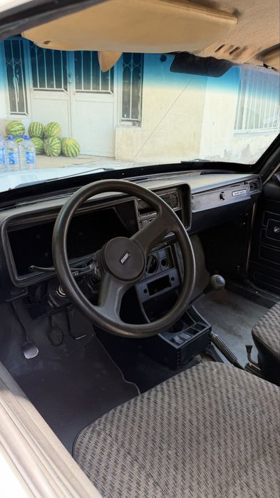 Lada vaz 2107 yili 2000