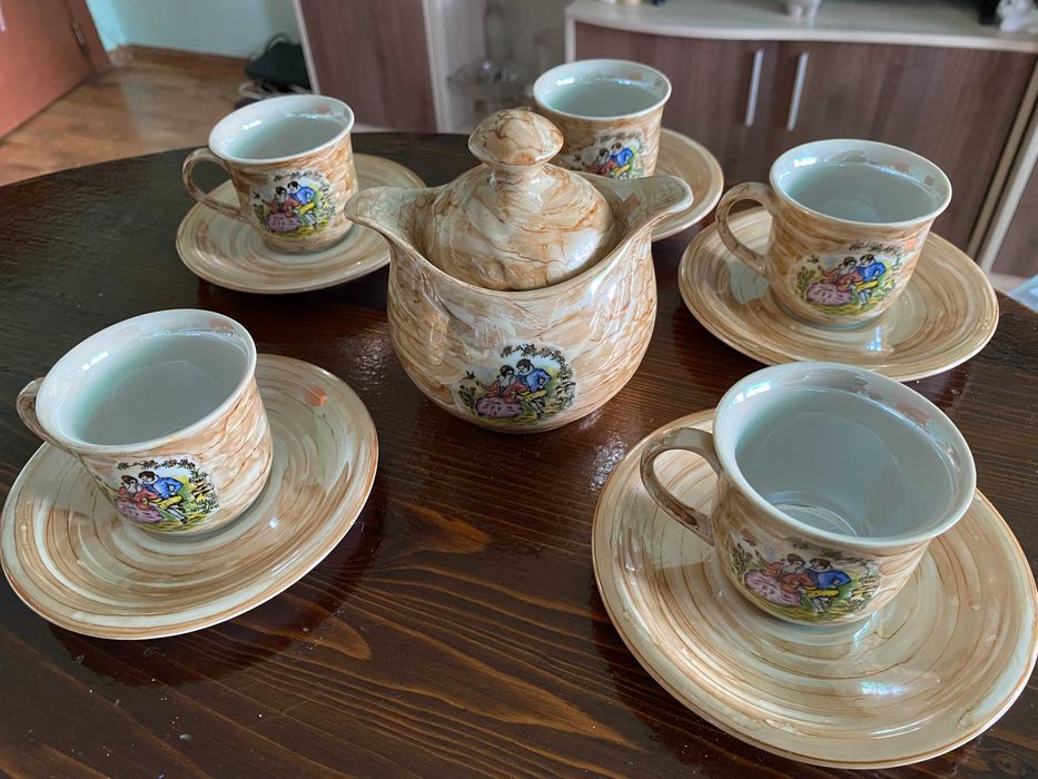 Порцеланов сервиз