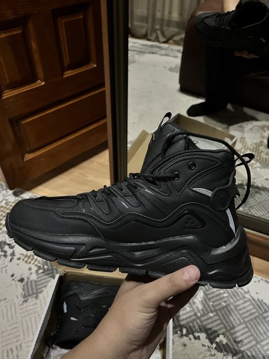 Продам кроссовки