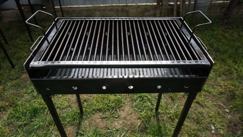 Gratar pe carbuni/lemne