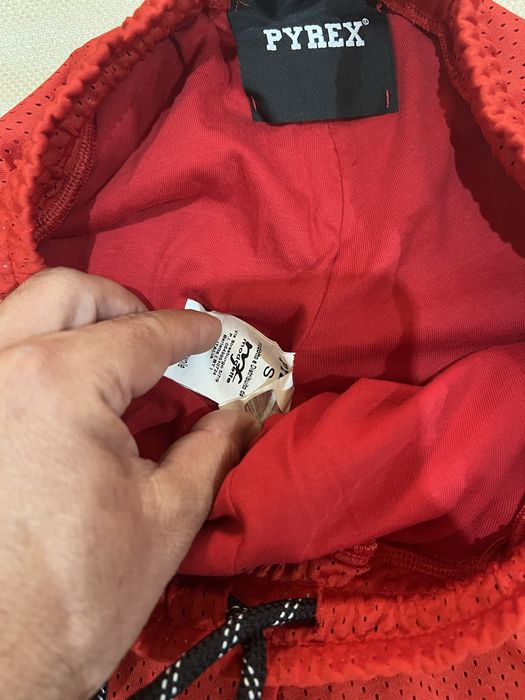 Къси панталони на Pyrex