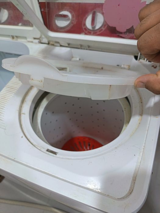 Кир мошина сотилади. Парраги олинадиган булиб колган.  Мотори ишлайди.