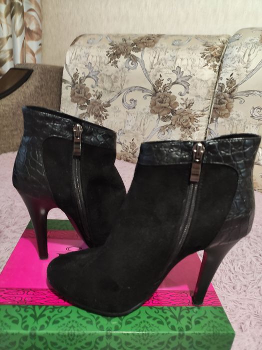 Продам ботильоны на шпильке
