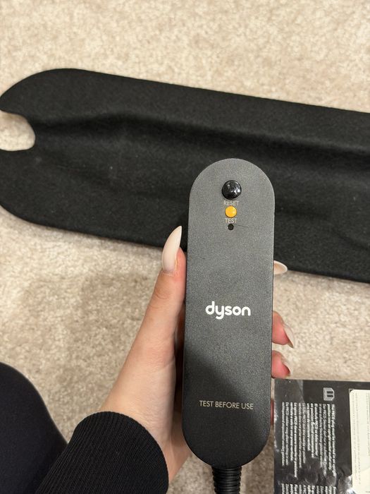Dyson Airstrait в цвят Jasper Plum