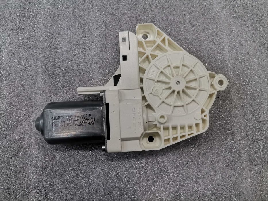 Оригинален Мотор за Стъклоповдигач Преден Десен Audi VW 8K0959802B