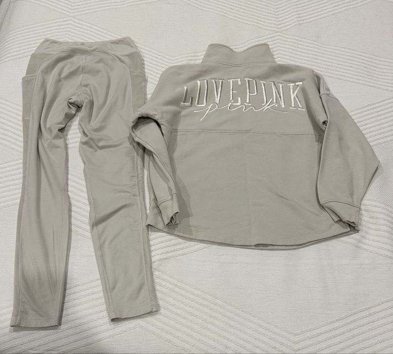 Спортен комплект на Pink by Victoria Secret