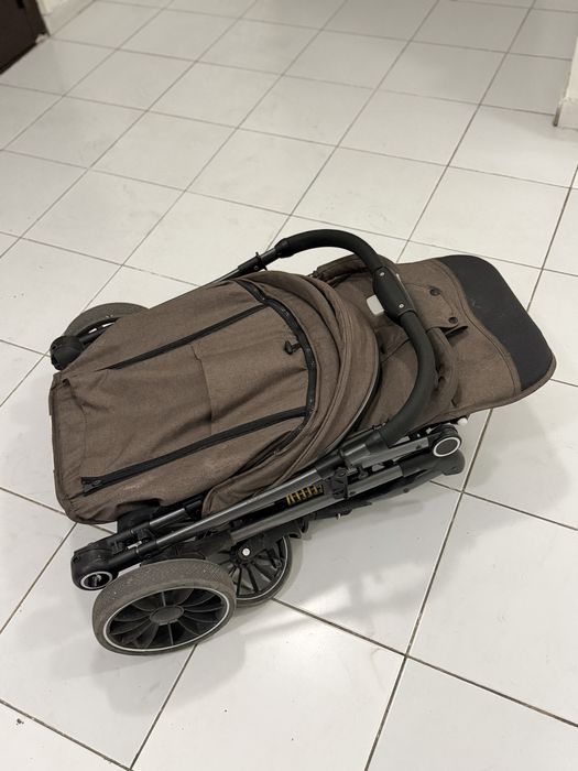 Детская коляска в отличном состояний