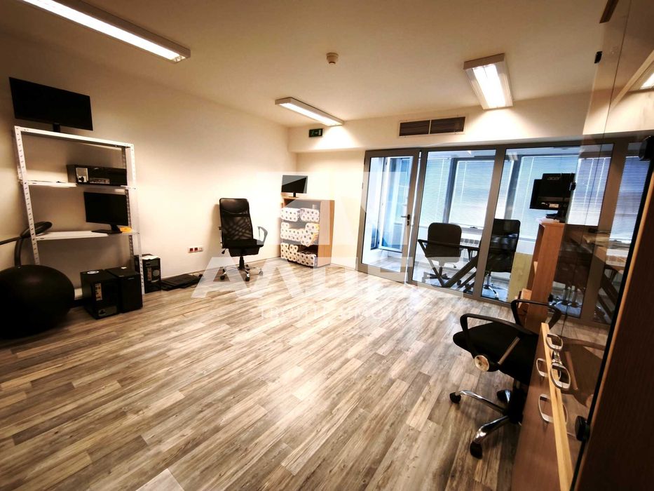 Дава се под наем Офис в София, Младост 4 - 336 кв.м за 2090.49 € - Снимка #9