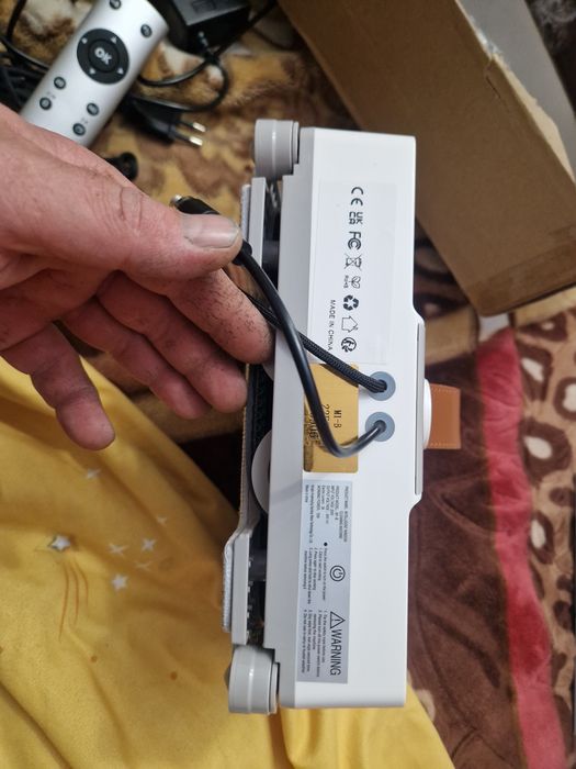 Robot curățare geamuri