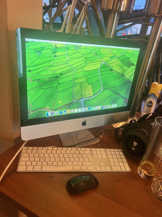 Calculator apple imac i5+tastatira+mouse impecabil pret 1200 ron