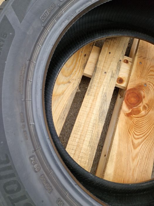 2anvelope vara 225 60 18 Bridgestone(profil 50% dot 2024)