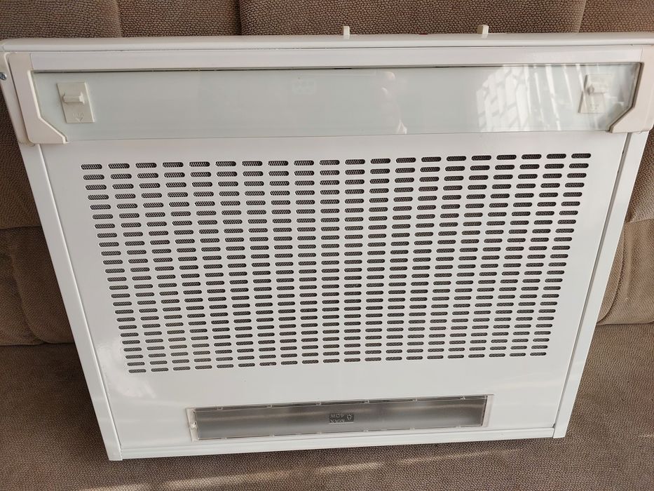 Продаётся б/у вытяжка BOSCH состояние новое.