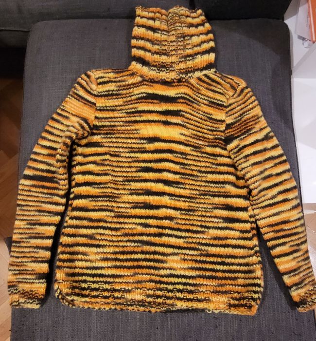 Ръчно плетени вълнени пуловери