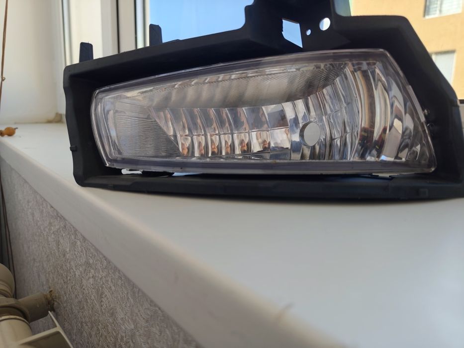 Туманник  toyota Ipsum рестайл, alphard