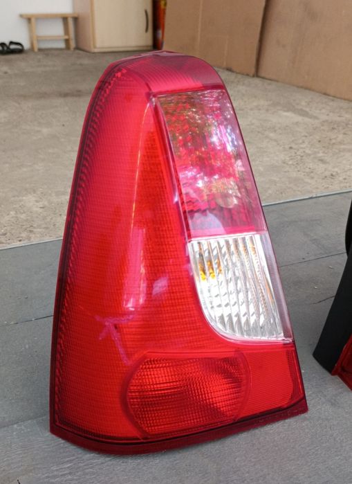 Lampa stop Logan