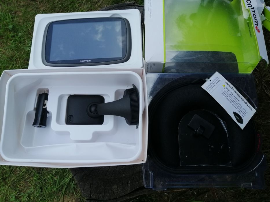 Sistem de navigatie TomTom GO 5100, diagonala 5", World Maps + Actuali