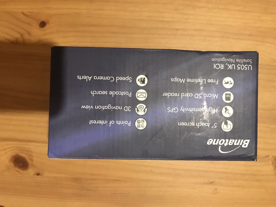 Навигация Binatone със стойка и зарядно