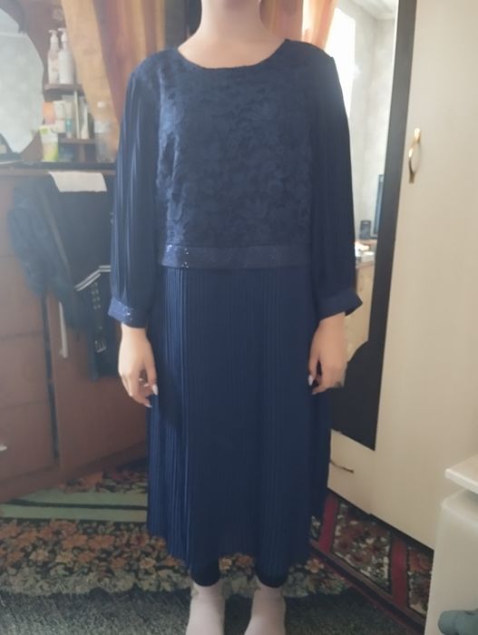 Продам женские платья