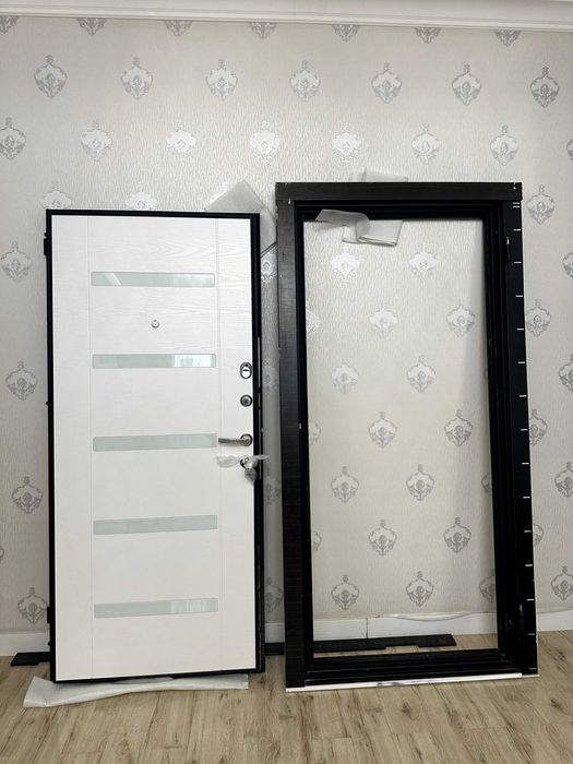 Входная металлическая дверь Б/У