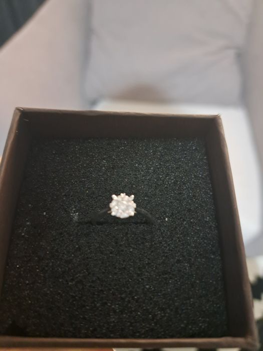 Inel de logodna ,aur alb 18k și diamante