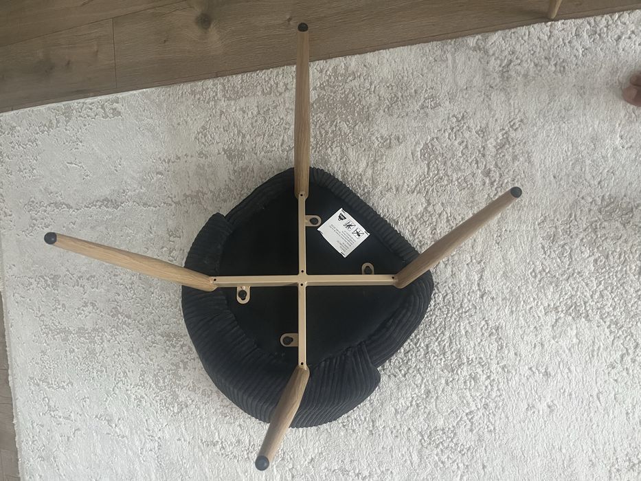 Set 2 scaune noi