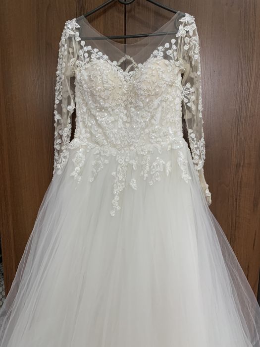 Шикарное свадебное платье