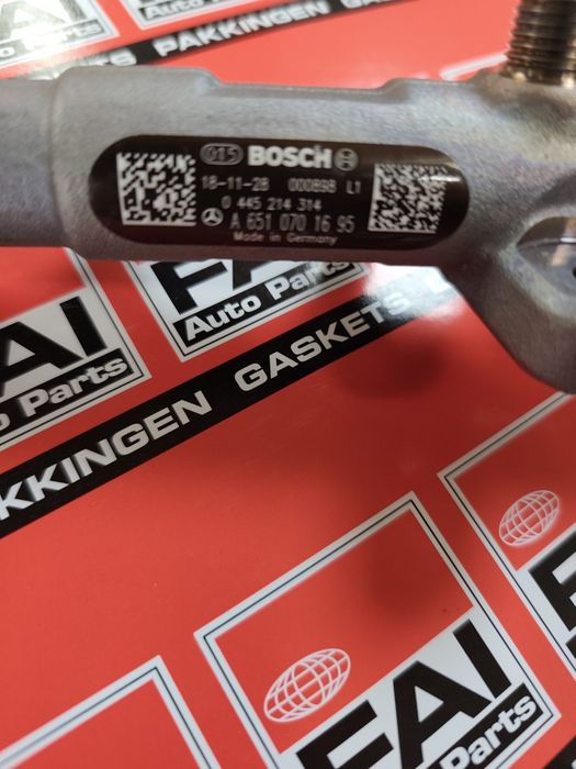 Rampa injectoare Mercedes 2.2 cdi 0445214314 a6510701695 bosch
